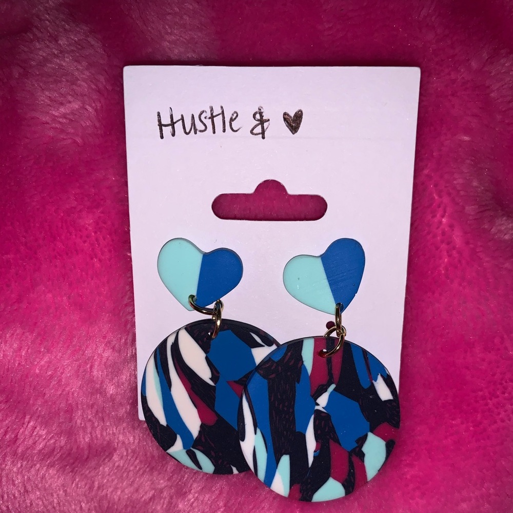 Hand made 
Hustle & HEART 
🚨